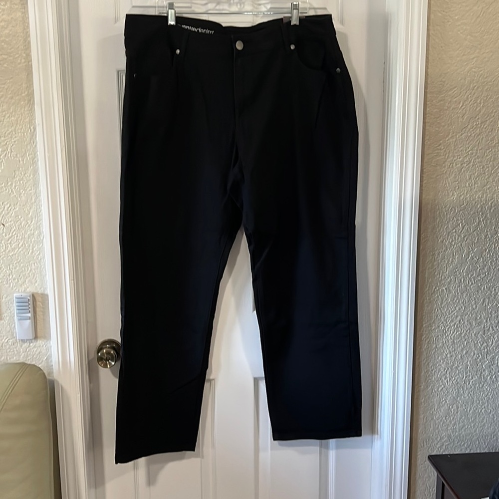 Avenue Black Straight Leg Denim Jeans NW/OT